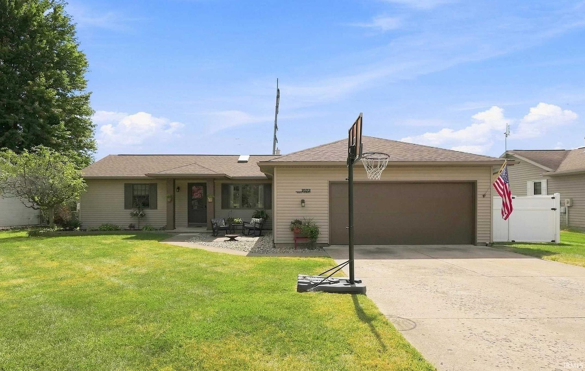 Image of 2122 Sally Street